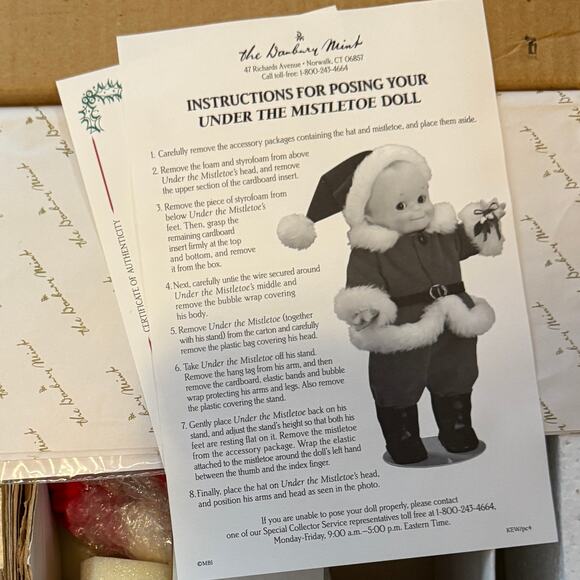 1997 Santa KEWPIE Porcelain Doll Under the Mistletoe by Danbury Mint NRFB - Picture 4 of 12